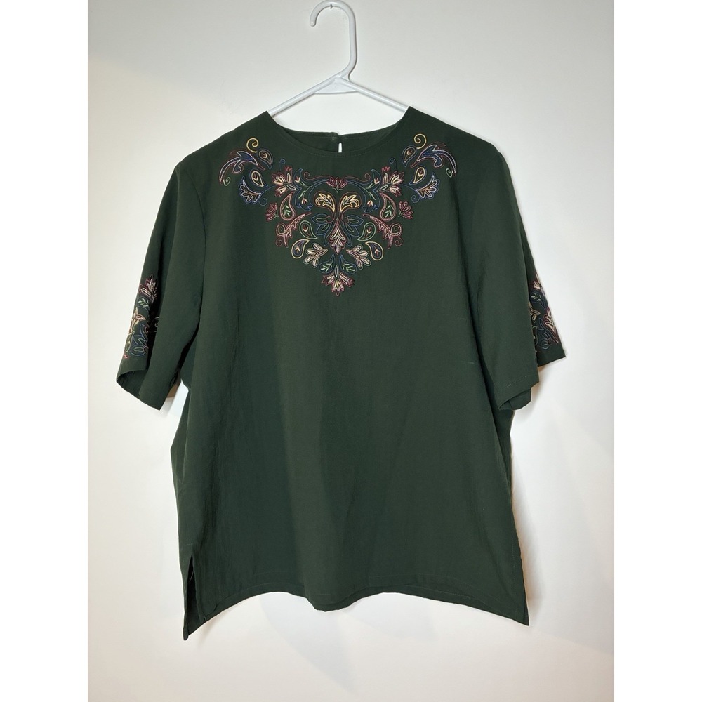 BonWorth green short sleeve top paisley embroidery 100% polyester S